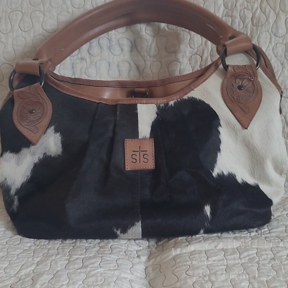 STS Ranchwear Black and Tan Cowhide Shoulder Bag
